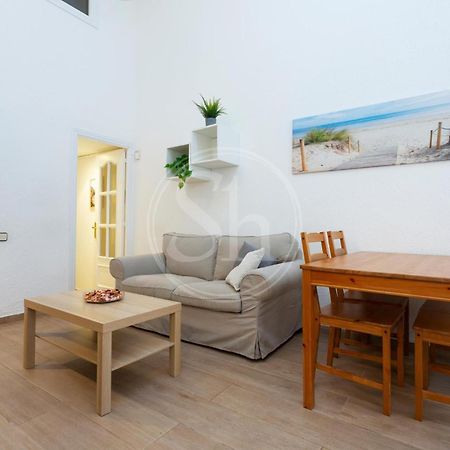 Practico Apartamento Cerca De Estacion De Sants Barcelona Buitenkant foto